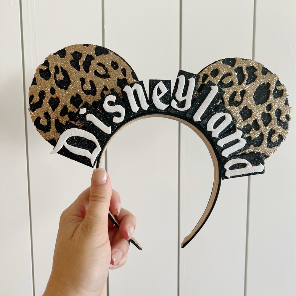 🔥SOLD🔥Disney ears. Leopard disneyland small shop ears